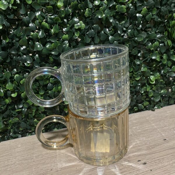 Taza facetada de vidrio tornasolada - Imagen 2