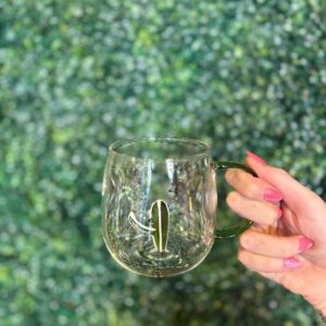 Taza de vidrio con diseño 3D