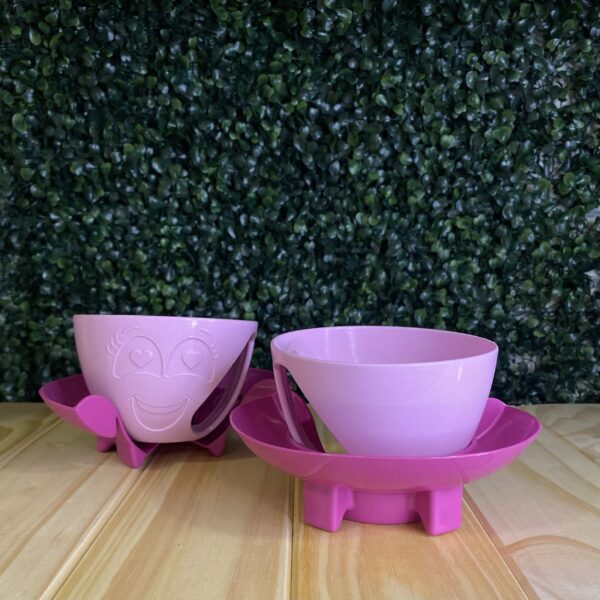 Taza Infantil Bety + Plato Rosa - Imagen 2